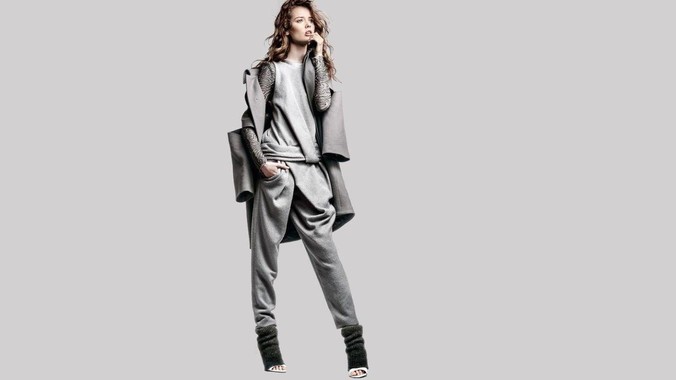 自己有车位，但是没有车，就想把对象的车停进去，结果物业不允许，这合法吗？